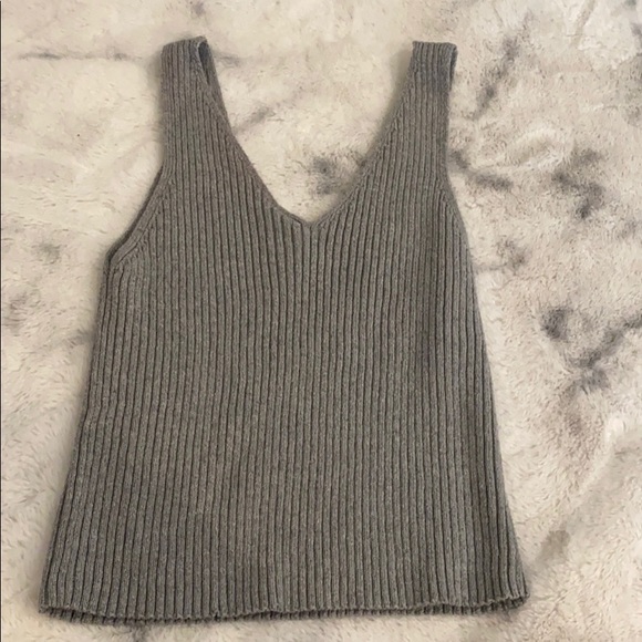 Grey , V neck, Croptop - Picture 3 of 3